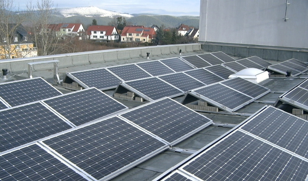 Photovoltaik-Anlagen: Solaranlagen auf Carports und Terrassen - Solarstromspeicherung